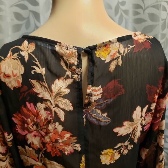 Black Floral Sheer Blouse Size - Picture 6 of 13